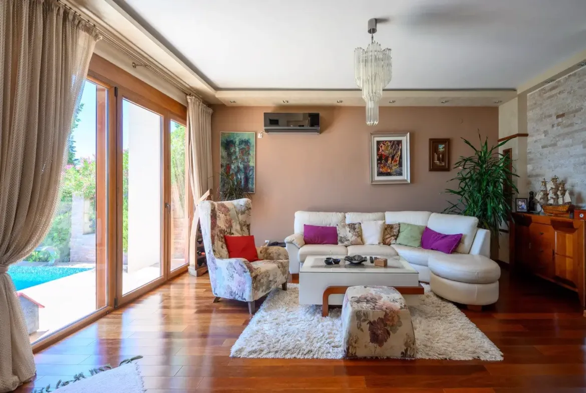 Villa with three apartments, Bar