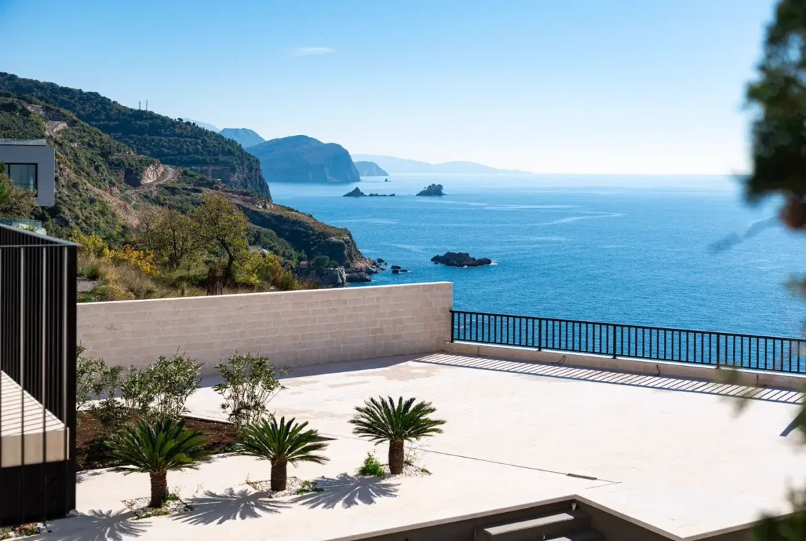 Villa on the cliff, Skočiđevojka, Budva