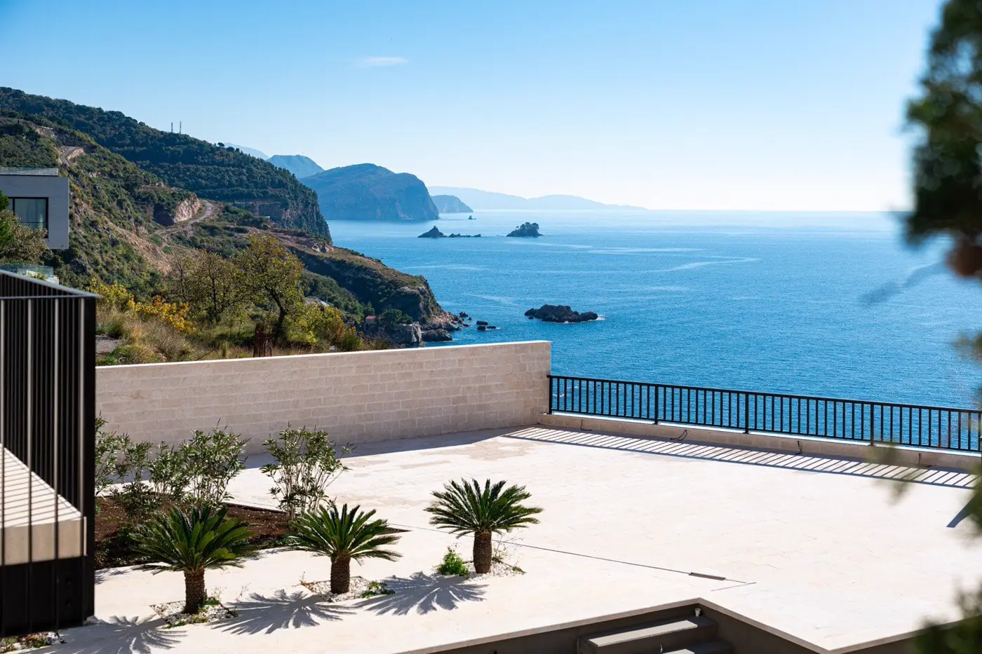 Villa on the cliff, Skočiđevojka, Budva