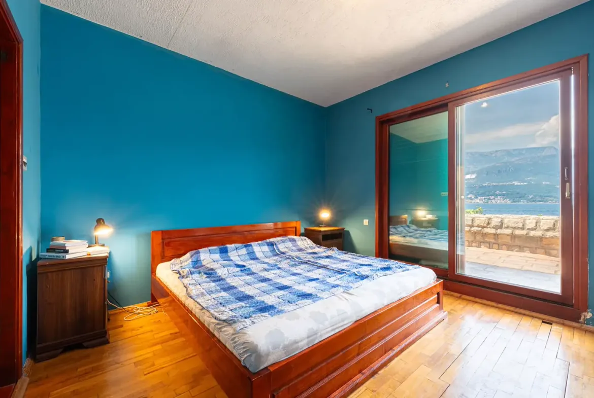 Authentic stone villa on the first line to the sea, Rose, Herceg Novi