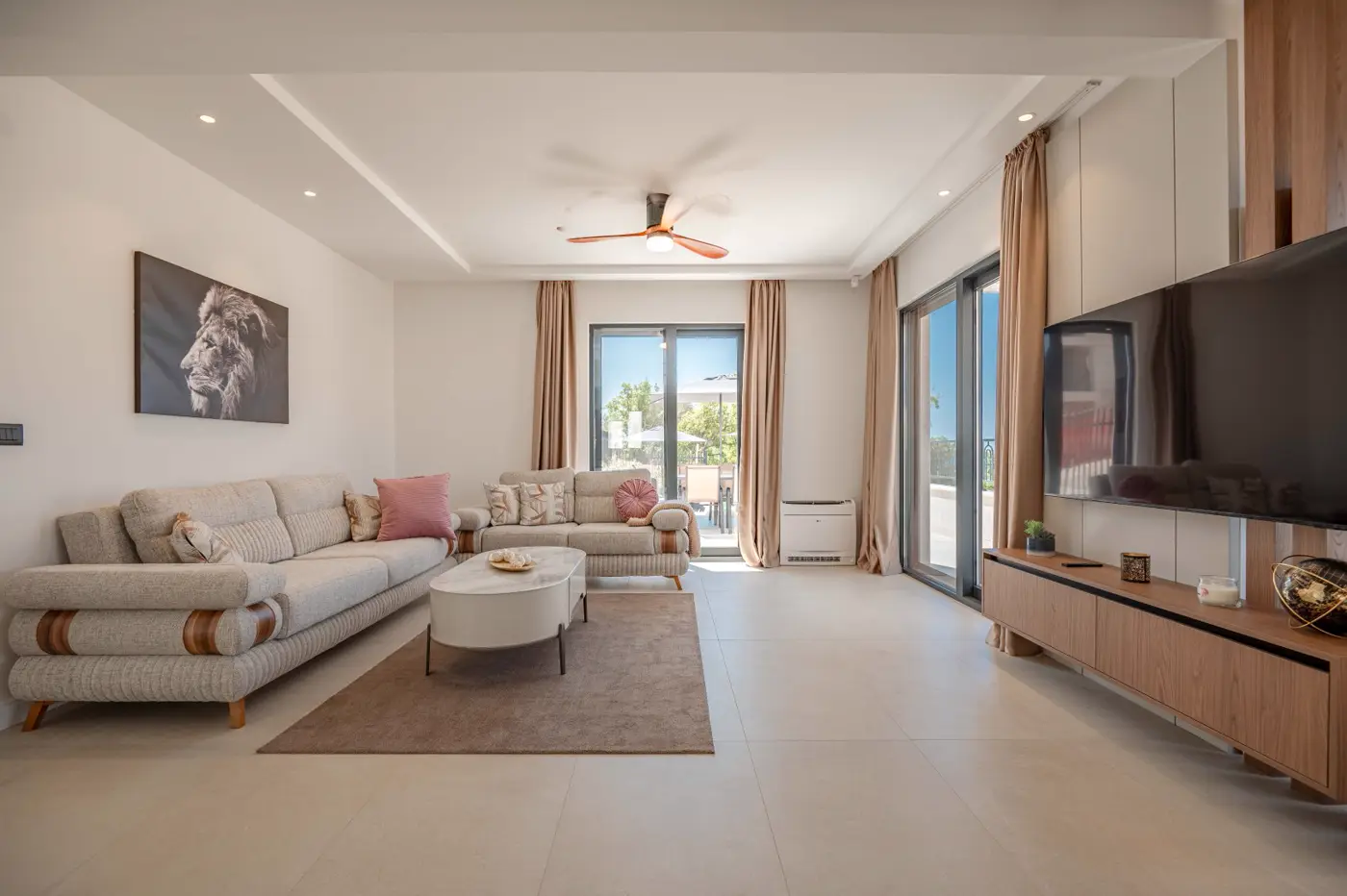 07-47 New furnished villa with pool, Reževići, Budva
