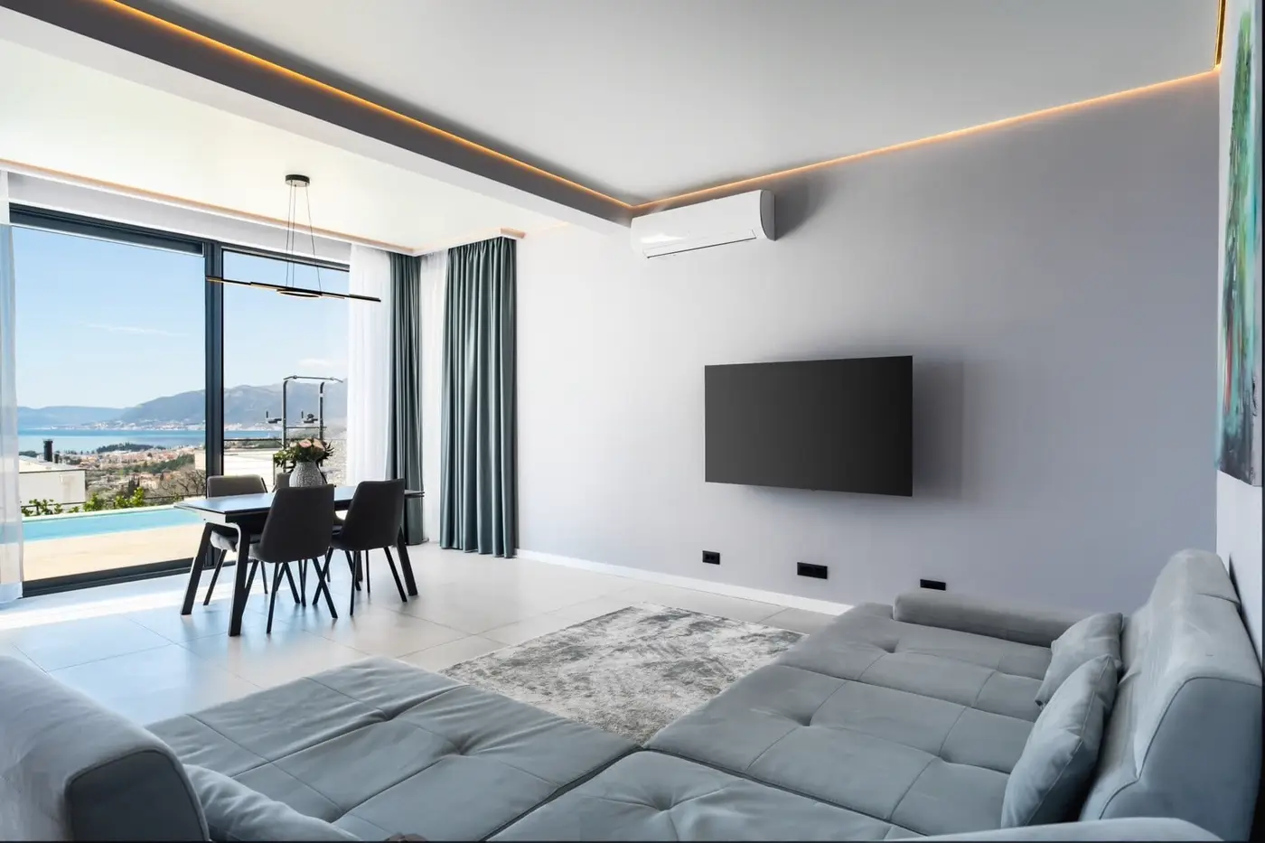 Newly built four-room villa with a pool and a view of the Tivat Bay, Kavač, Kotor