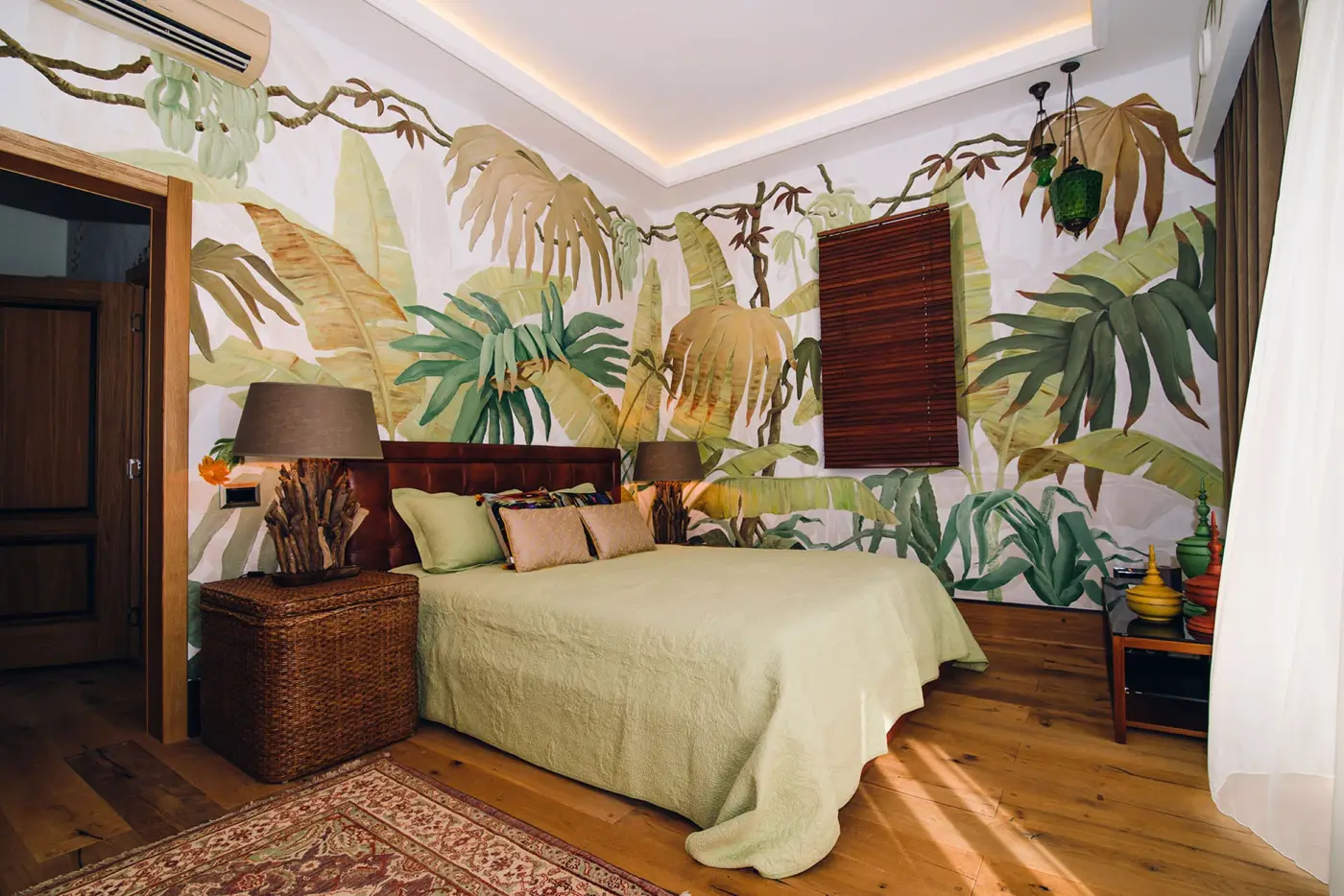 Authentic three-story villa with pool, Reževići, Budva