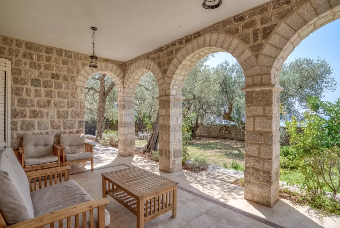Stone villa with a large urbanized plot and swimming pool, Reževići, Budva