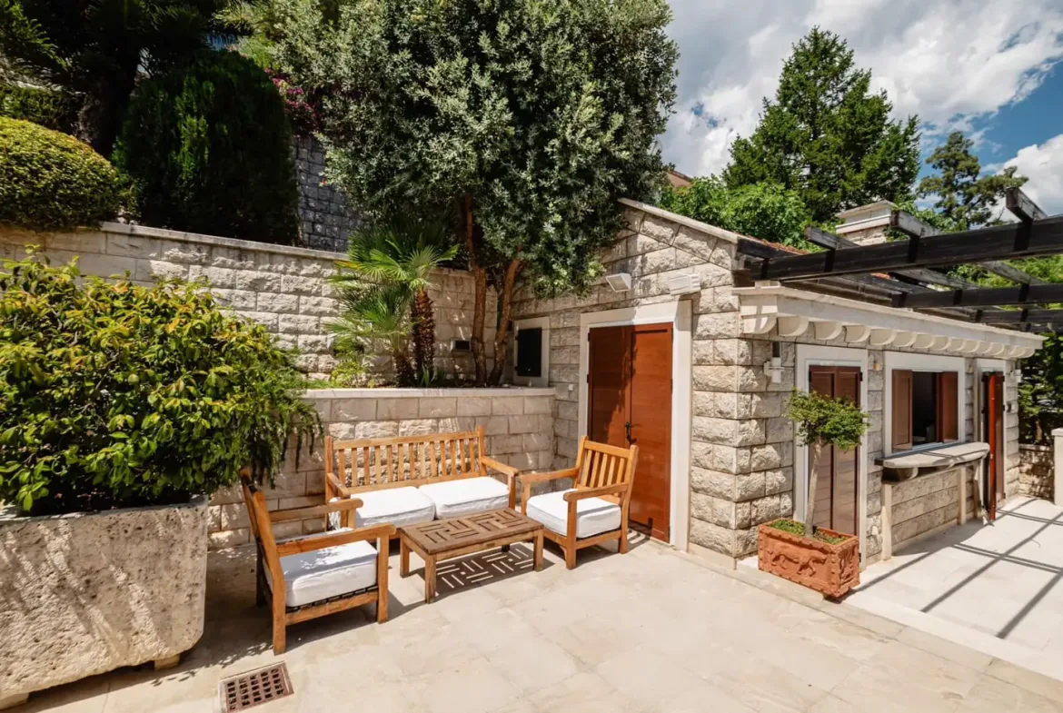 Exclusive Villa on the second line from the sea, Savina, Herceg Novi