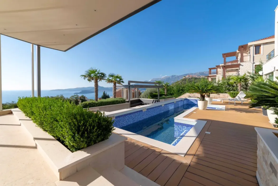 Exclusive villa in Blizikuće, Budva