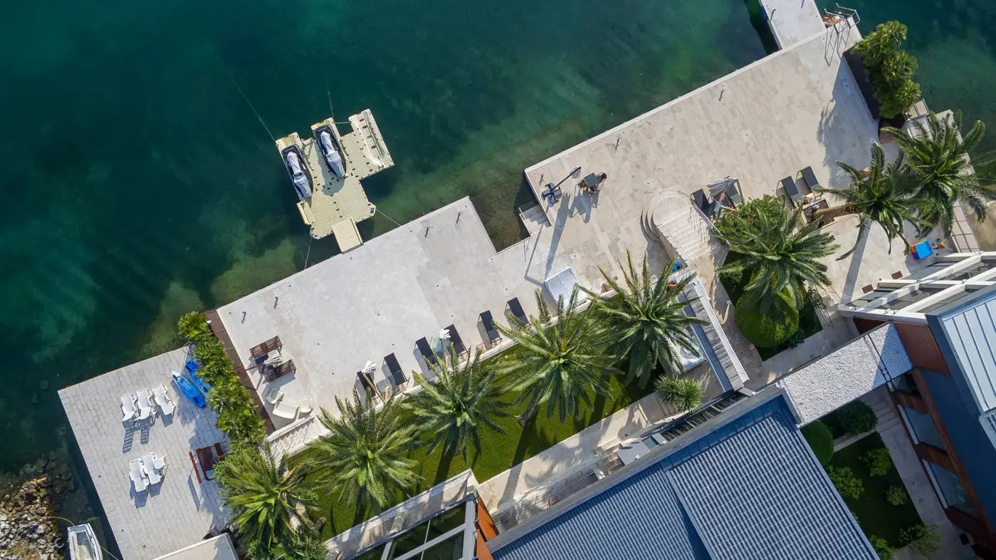Luxurious complex of villas with a private pontoon, Đuraševići, Tivat