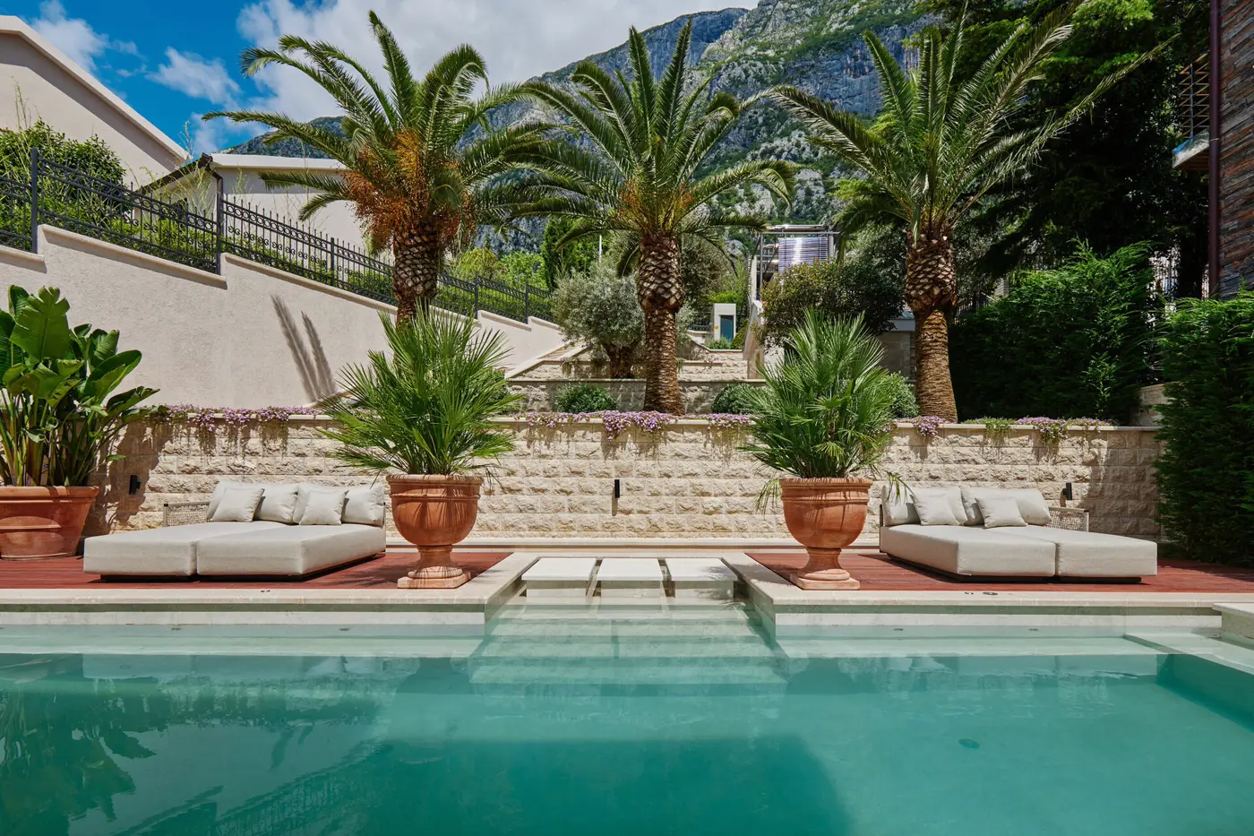 07-77 Villa Oasis, Dobrota, Kotor