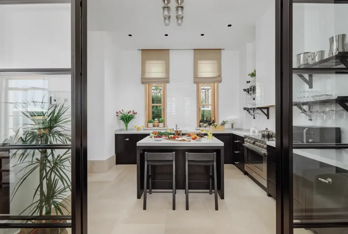 Exclusive complex of three villas with sea view, available for rent, Budva