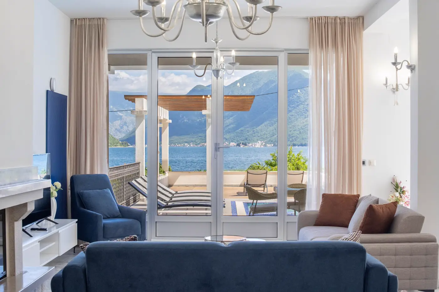 Modern villa on the first line to the sea, Strp, Kotor