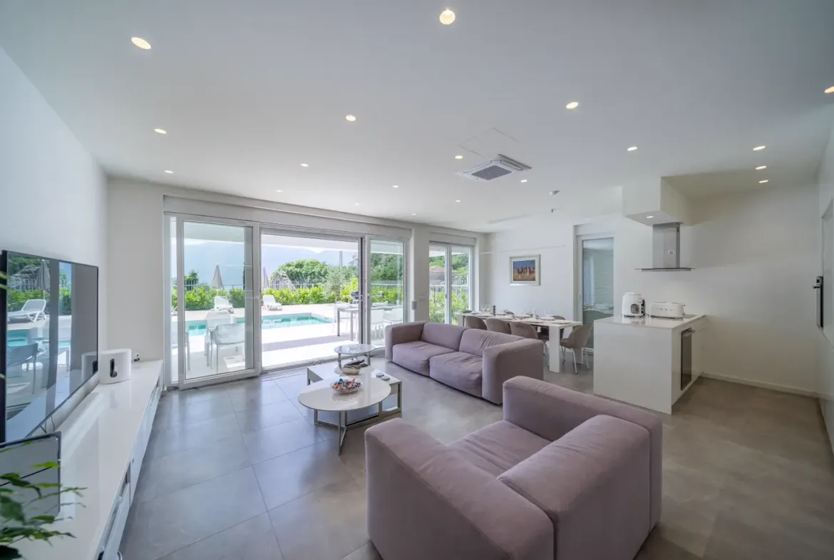Family villa with pool and sea view, Orahovac, Kotor