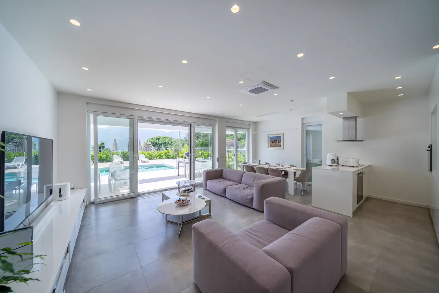 Family villa with pool and sea view, Orahovac, Kotor