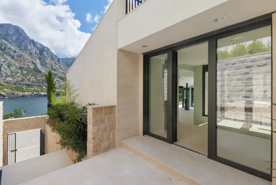 Contemporary villa with pool and bay view, Prčanj, Kotor