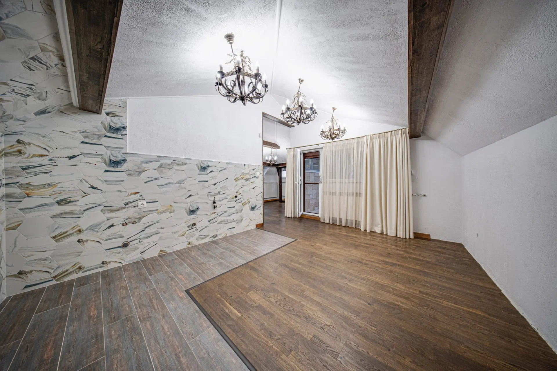 Fully renovated and partially furnished house in Oborishte for sale