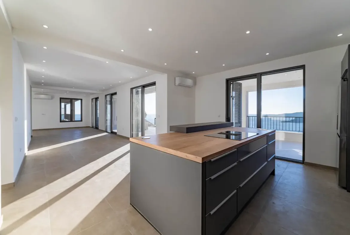 New villa with 4 bedrooms and panoramic sea view, Blizikuće, Budva