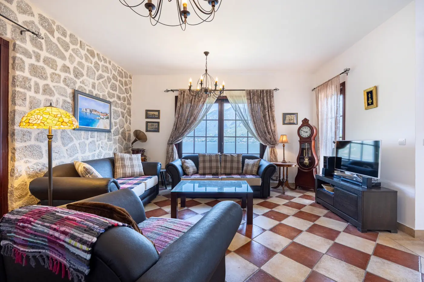 Villa in a complex on the first line to the sea, Kostanjica, Kotor