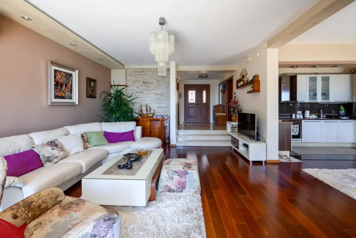 Villa with three apartments, Bar