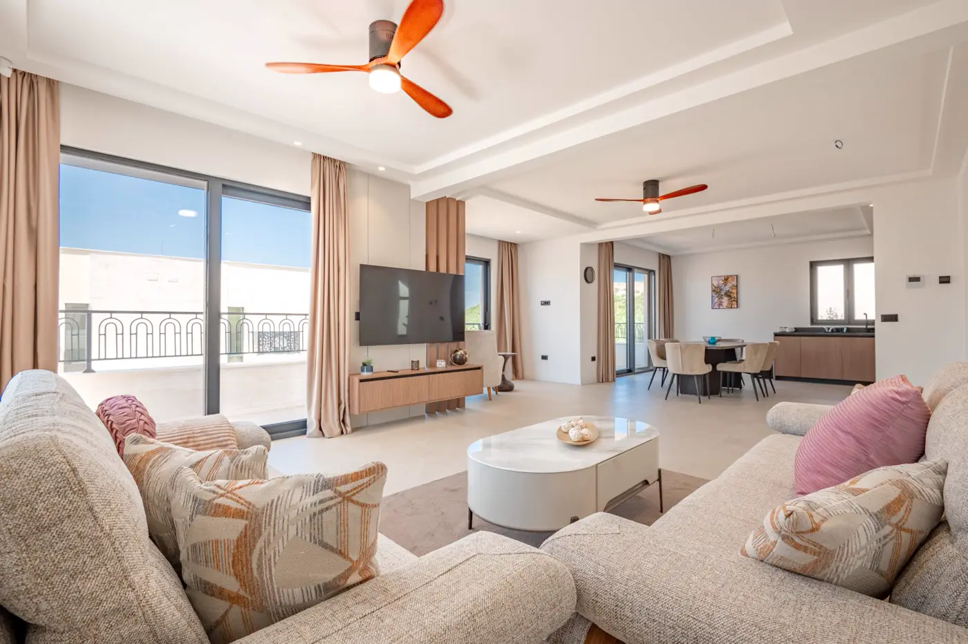 08-47 New furnished villa with pool, Reževići, Budva
