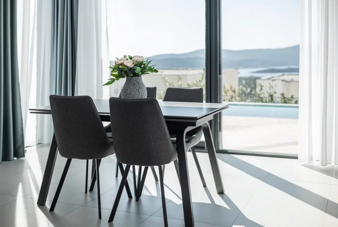 Newly built four-room villa with a pool and a view of the Tivat Bay, Kavač, Kotor