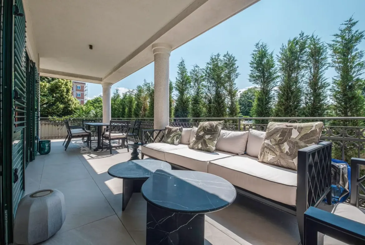 Three-room designer villa with pool, Podgorica