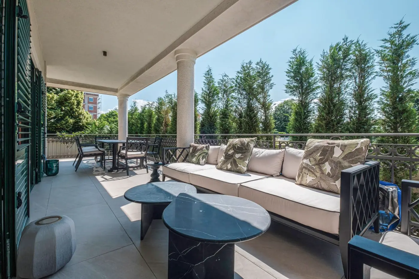 Three-room designer villa with pool, Podgorica
