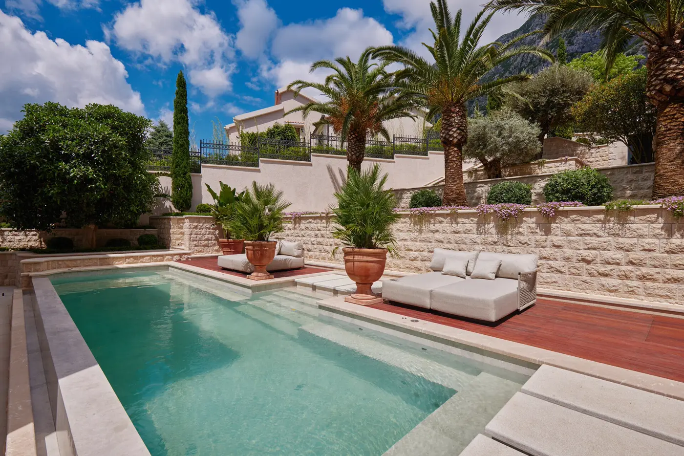 08-77 Villa Oasis, Dobrota, Kotor
