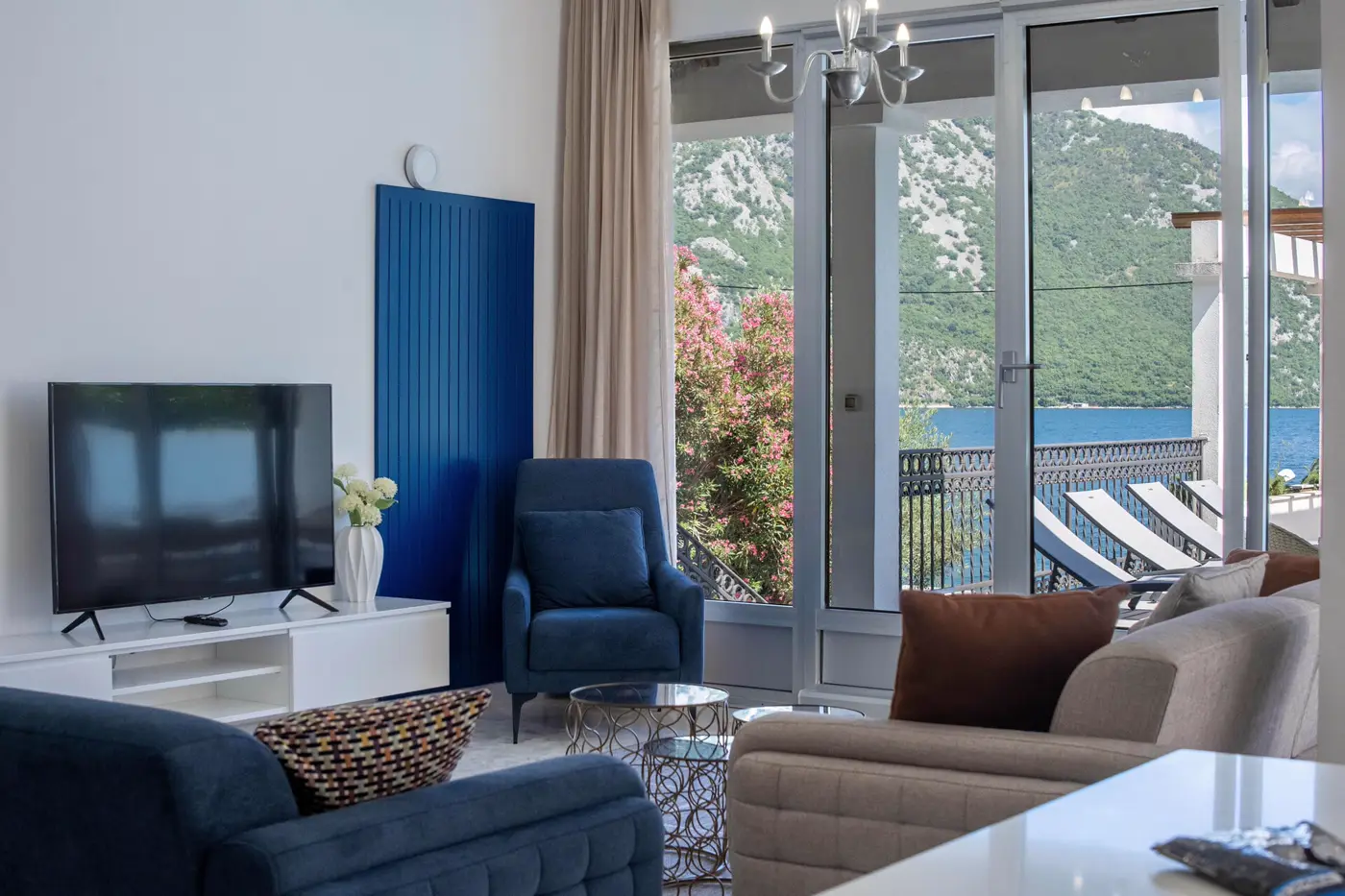 Modern villa on the first line to the sea, Strp, Kotor