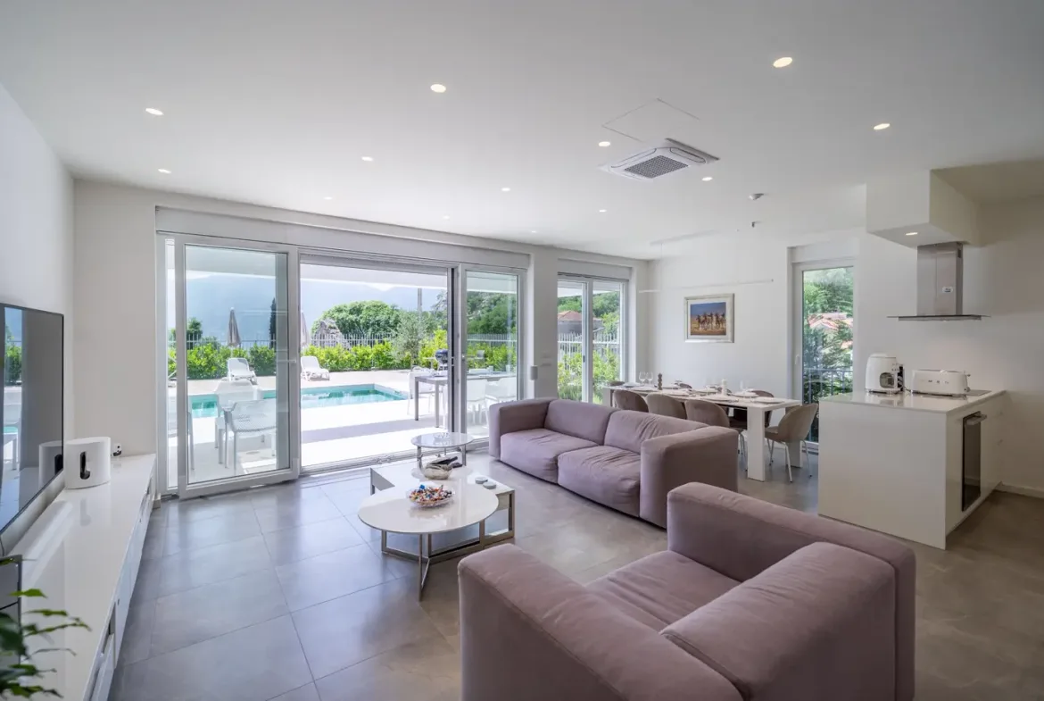 Family villa with pool and sea view, Orahovac, Kotor
