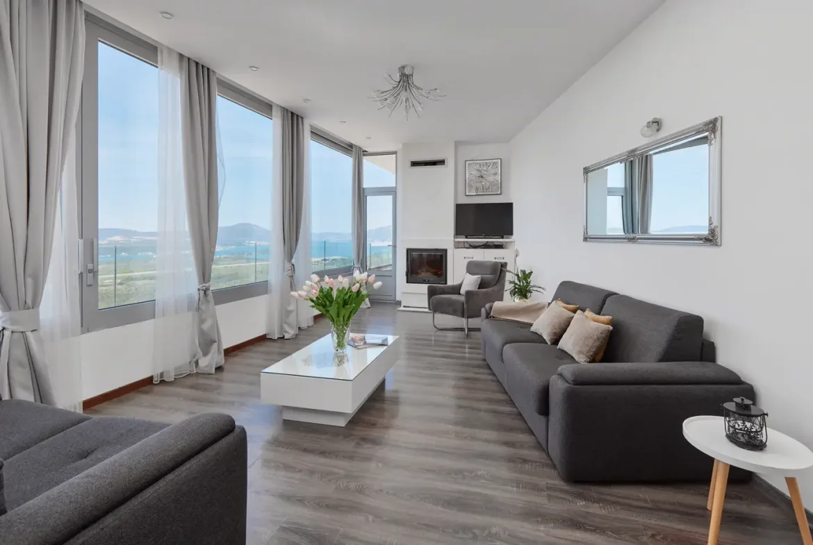 Three-room villa with pool and sea view, Kavač, Kotor