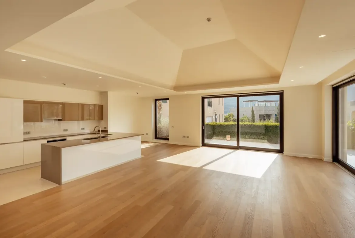 Villa with jacuzzi on the roof terrace, Portonovi Village Residences, Herceg Novi