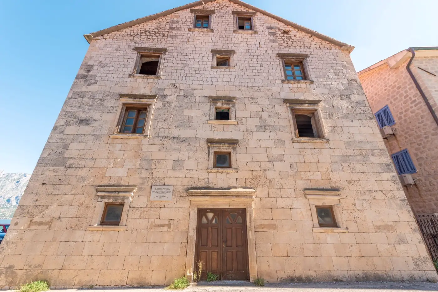 Palata Beskuća – historical stone villa for reconstruction, Kotor