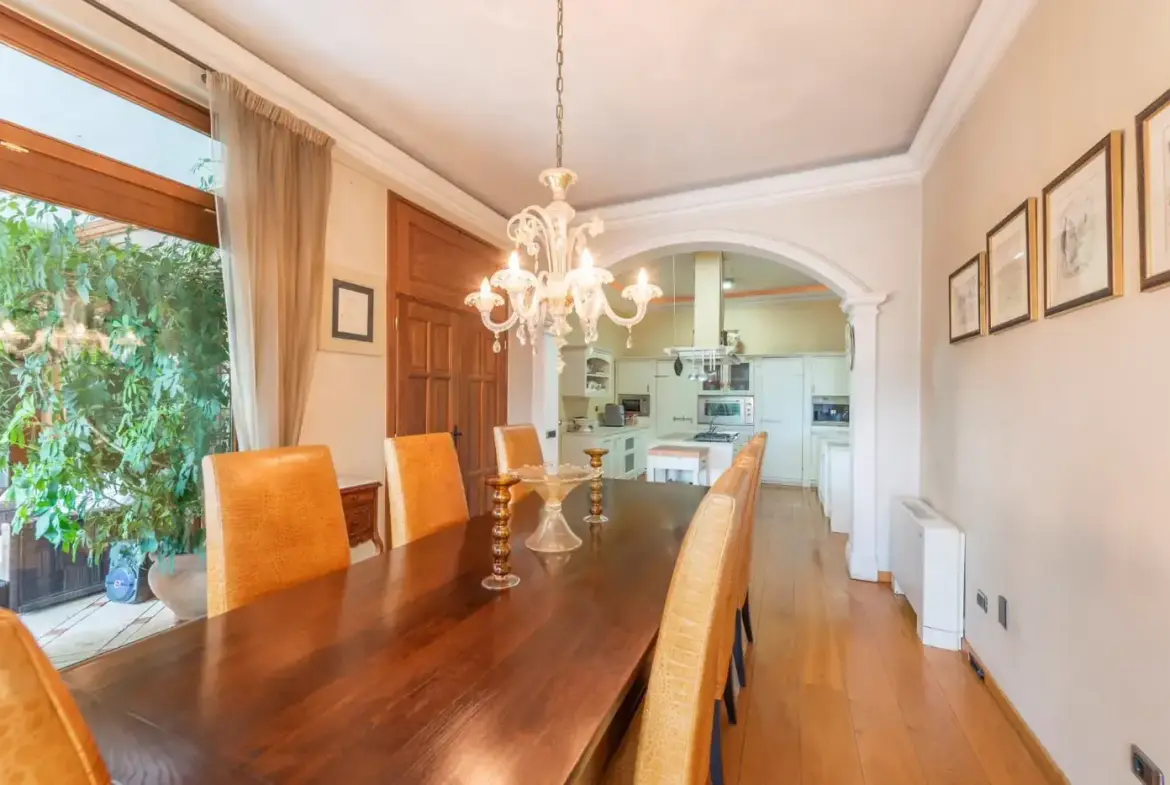 Stone villa with pool and sea view in the immediate vicinity of the Old Town, Budva