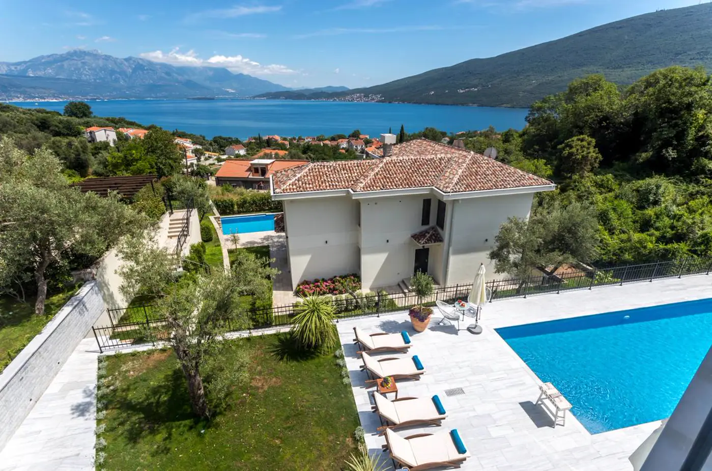 Modern villa with a swimming pool and sea view, Đenovići, Herceg Novi