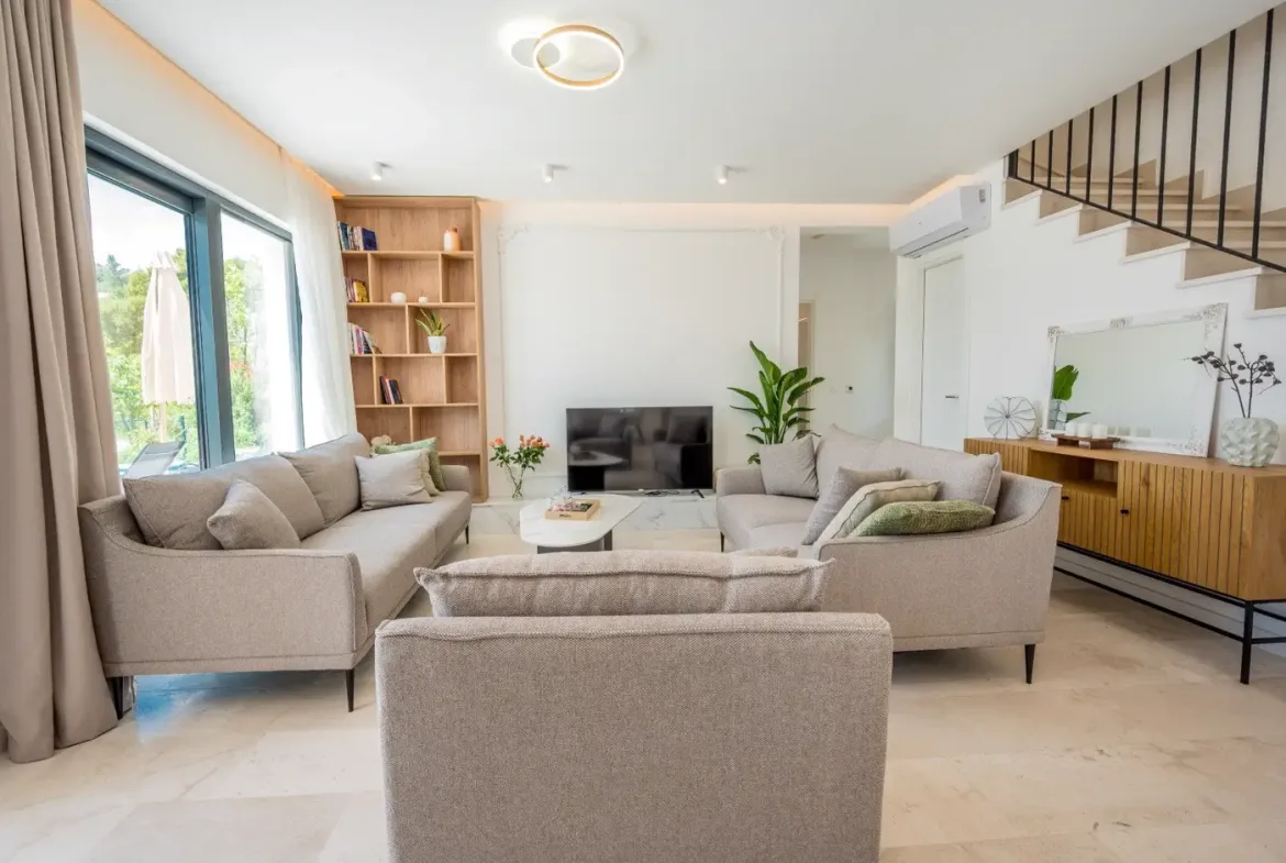 New villa with 4 bedrooms and swimming pool, Tivat, Mrcevac