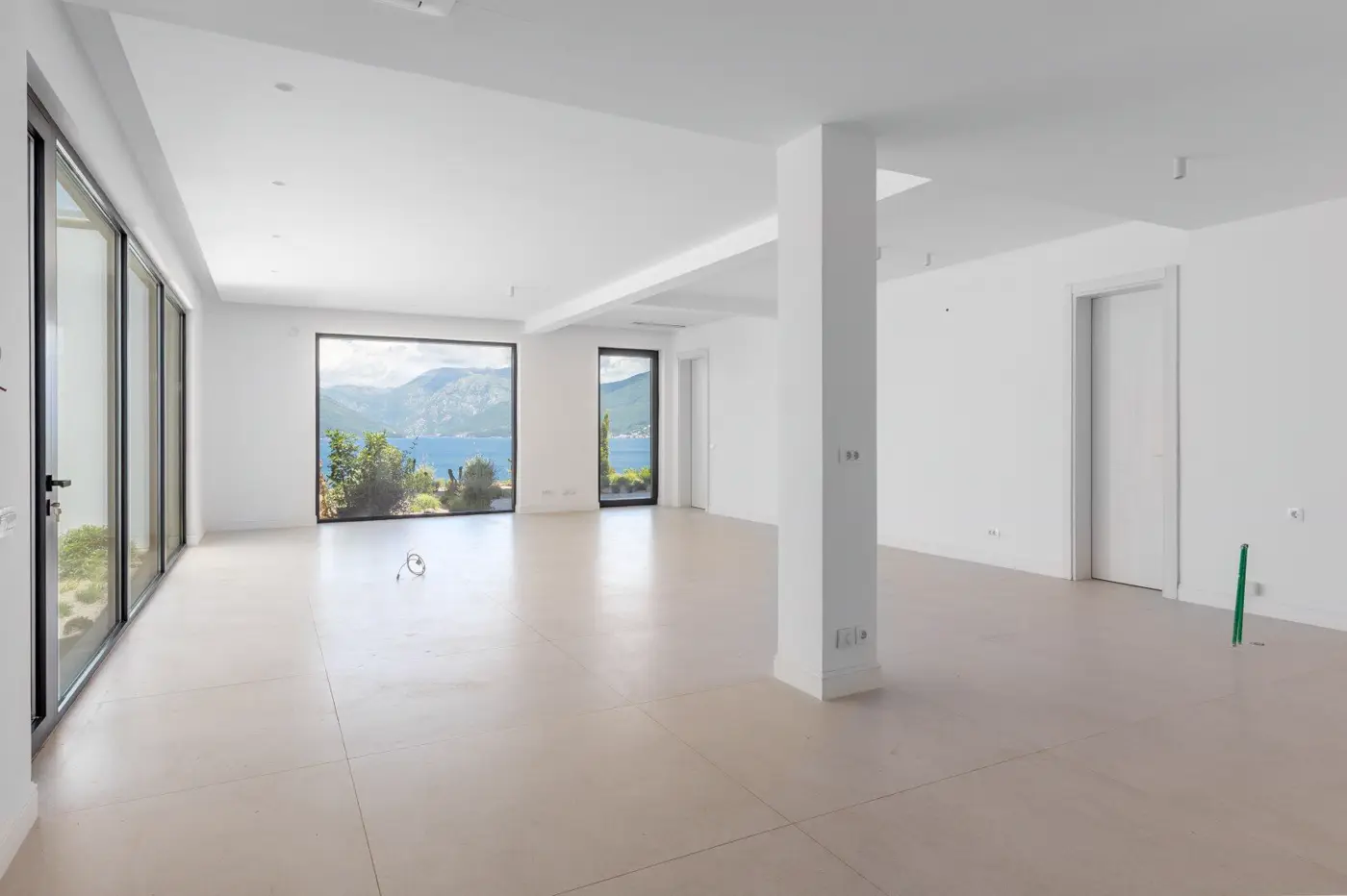 Contemporary villa with private pool and panoramic sea view, Krašići, Tivat