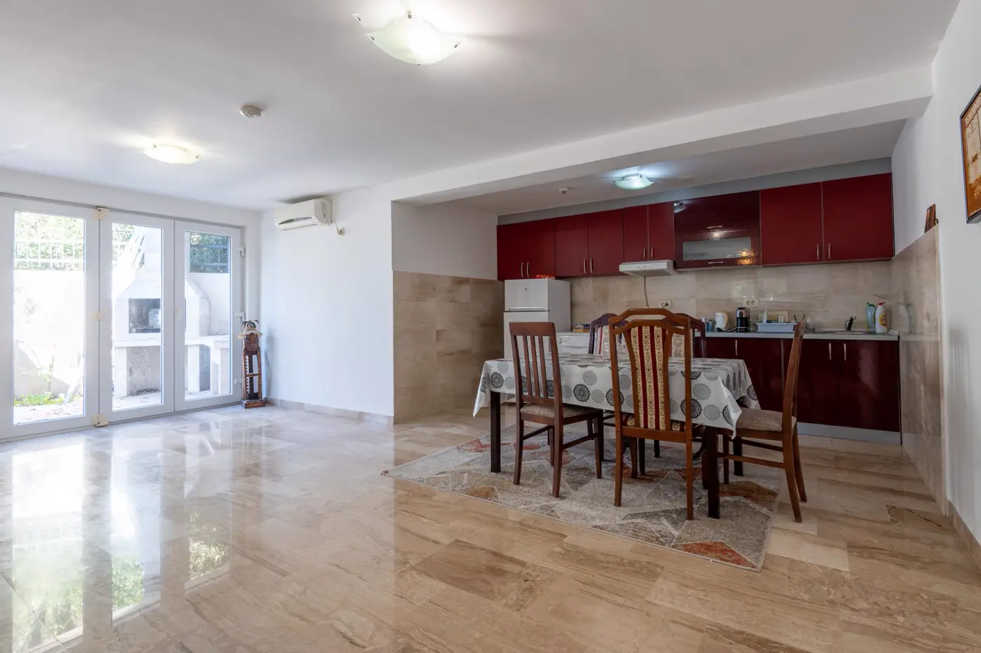 09-64 Villa with 4 bedrooms in the second row to the sea, Perazića Do, Budva