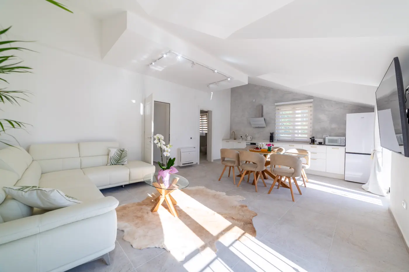 Three-story villa on the first line to the sea, available for rent, Lepetane, Tivat