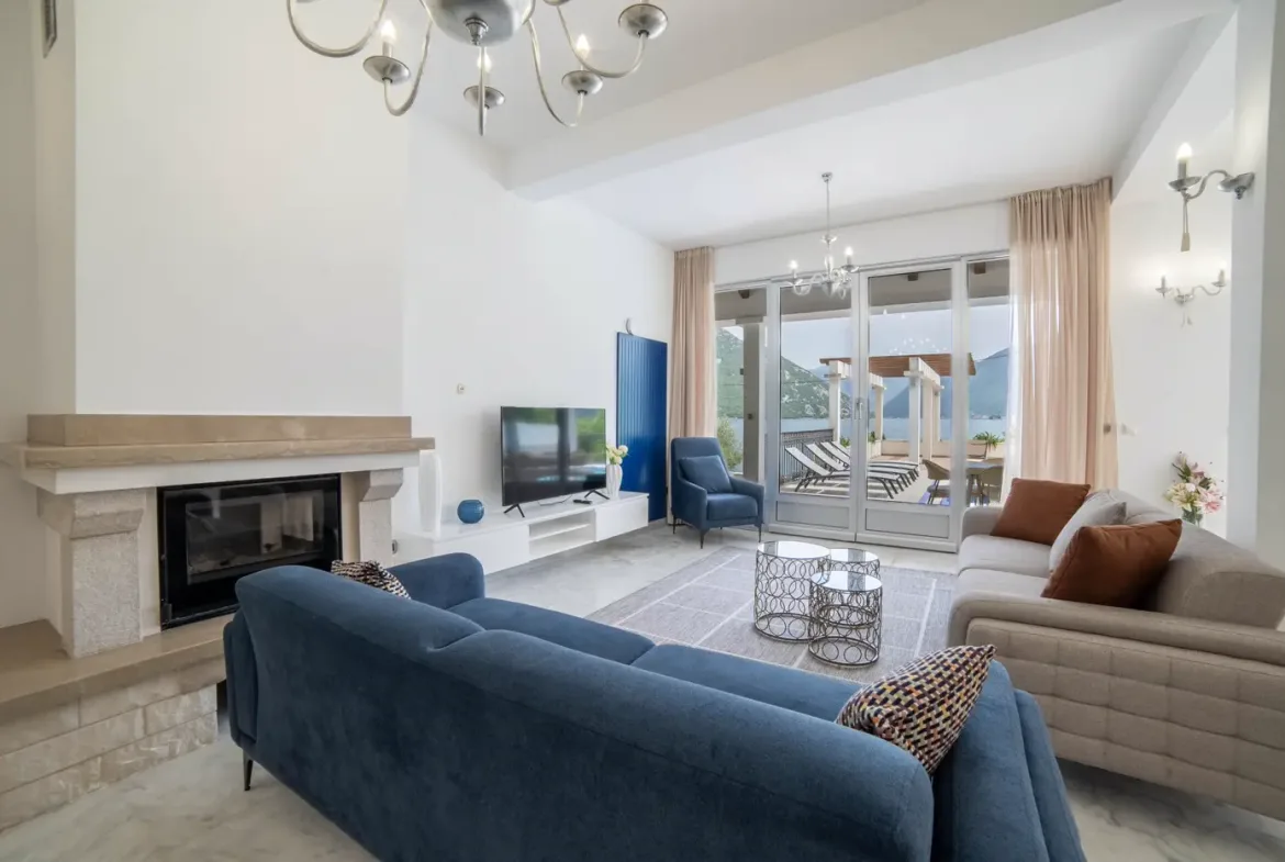 Modern villa on the first line to the sea, Strp, Kotor