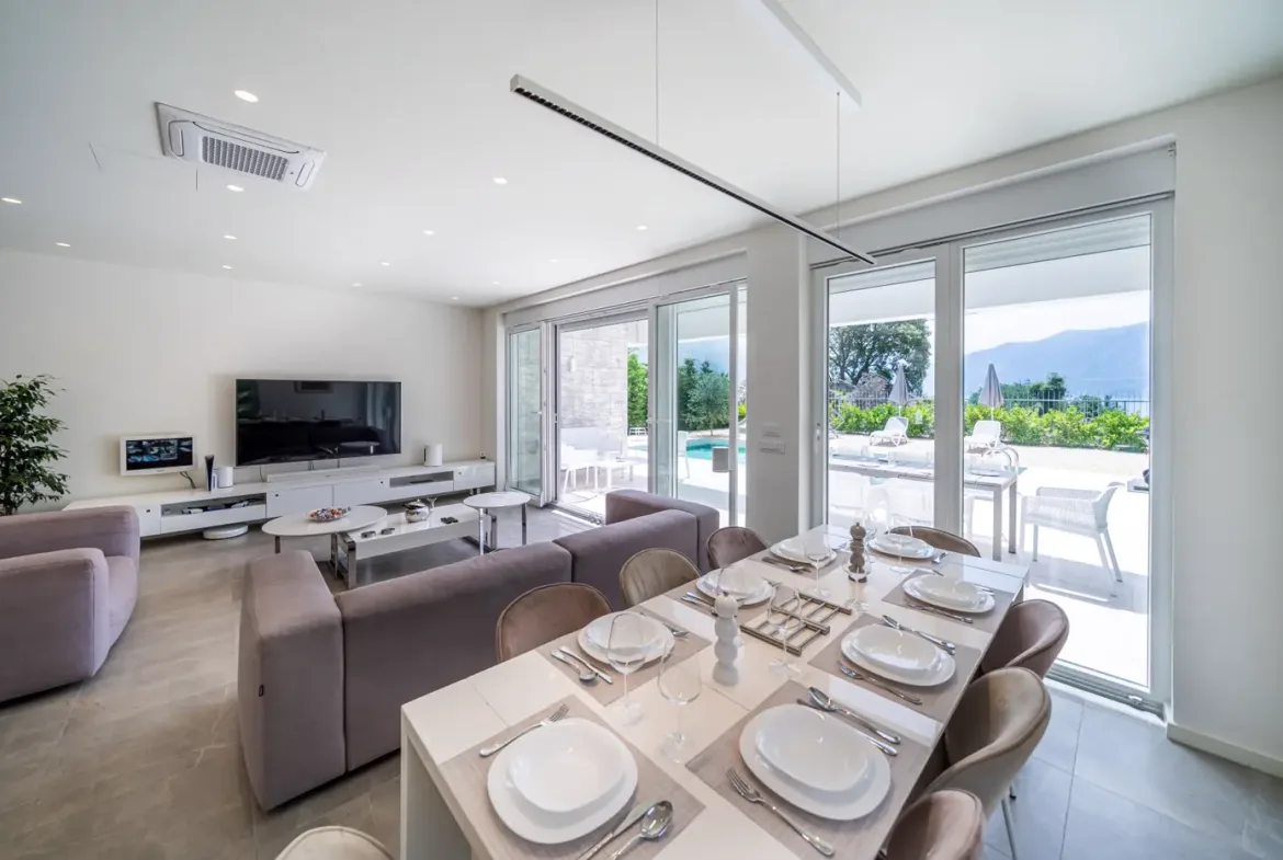 Family villa with pool and sea view, Orahovac, Kotor
