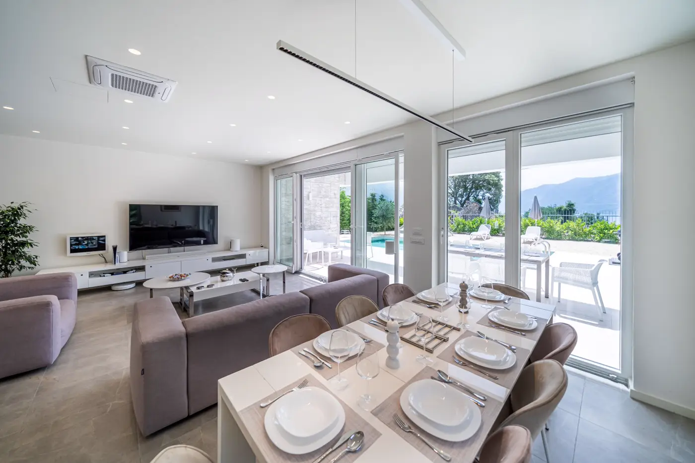 Family villa with pool and sea view, Orahovac, Kotor