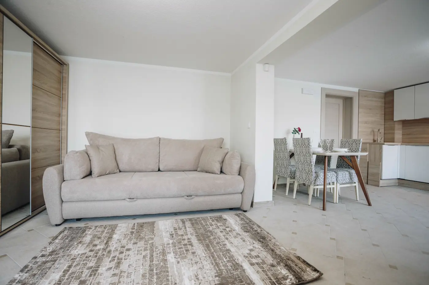 New villa with 3 apartments on the first line to the sea, Tivat, Krašići