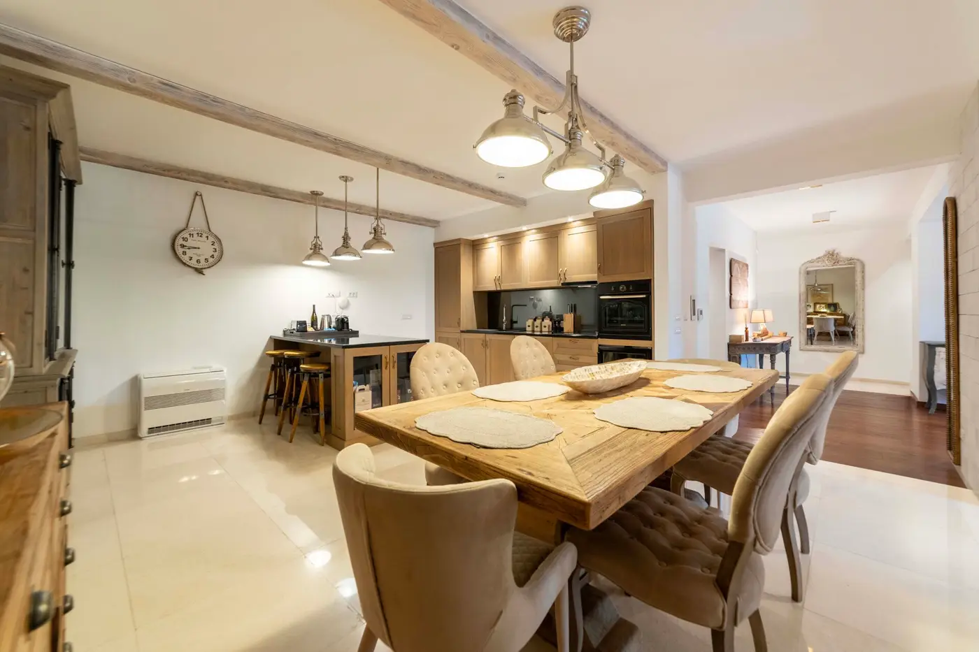 Three-room palazzo-style villa on the first line to the sea, Dobrota, Kotor