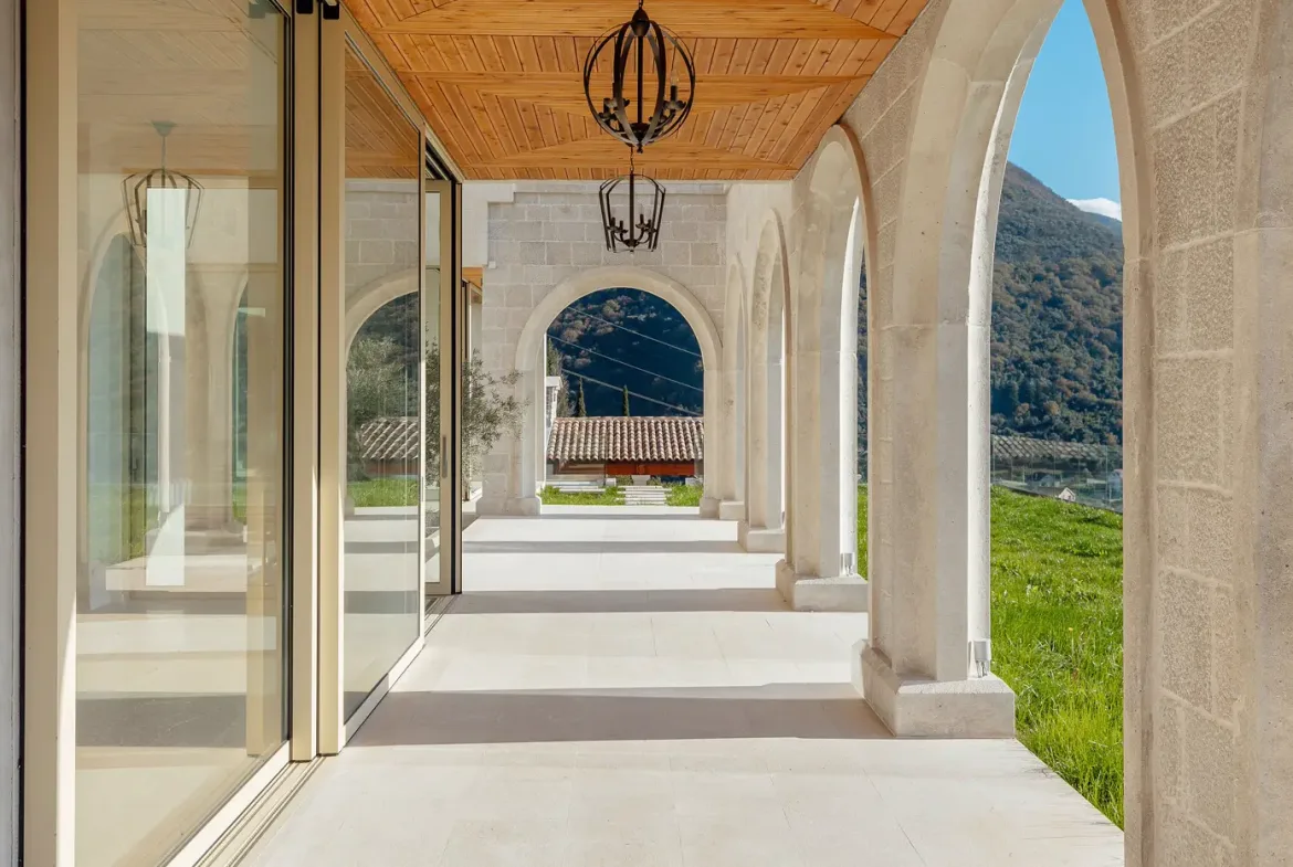 A unique villa with a panoramic view of the sea and Porto Montenegro, Tivat