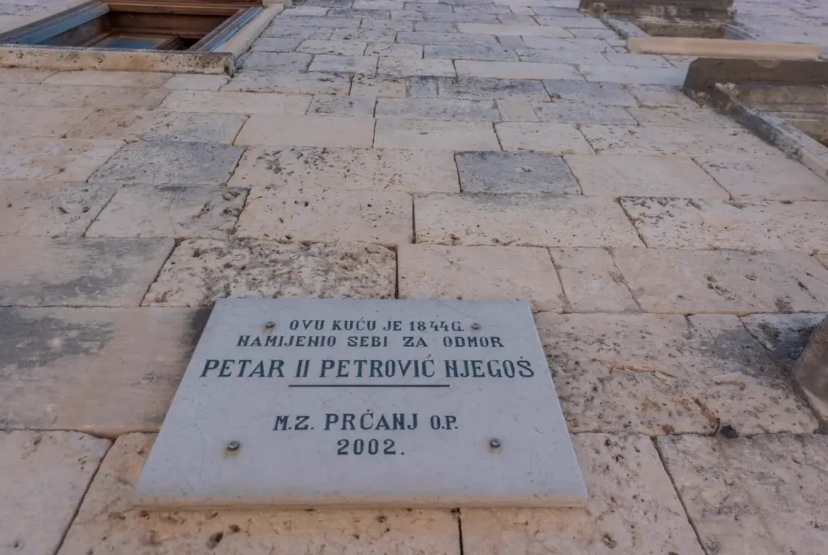 Palata Beskuća – historical stone villa for reconstruction, Kotor
