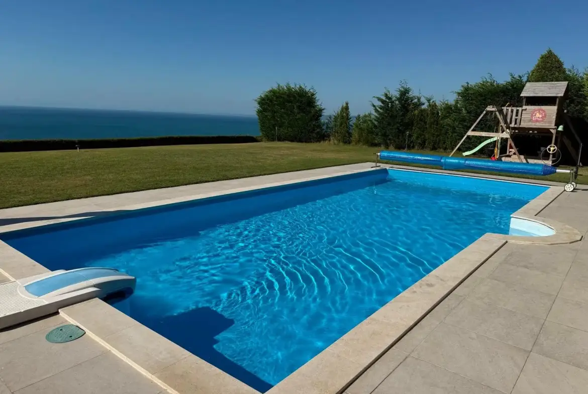 Beachfront villa with panoramic ocean views