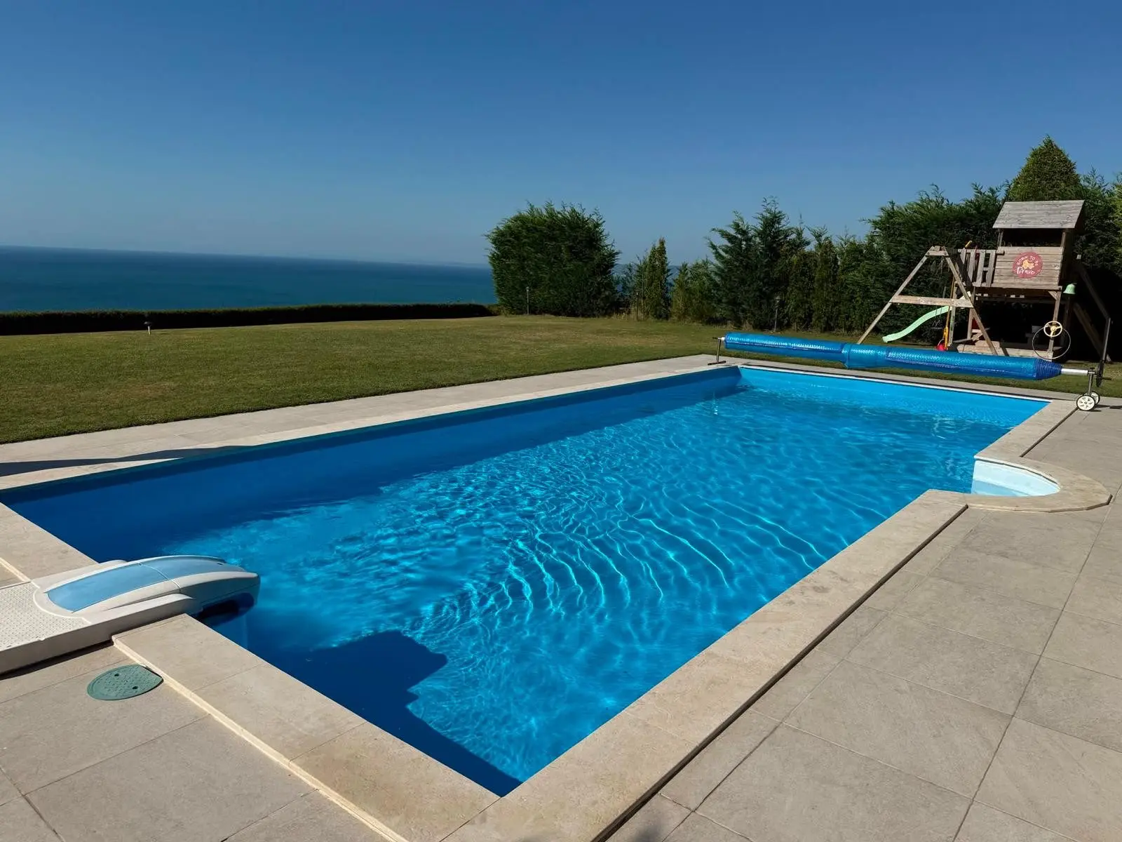 Beachfront villa with panoramic ocean views
