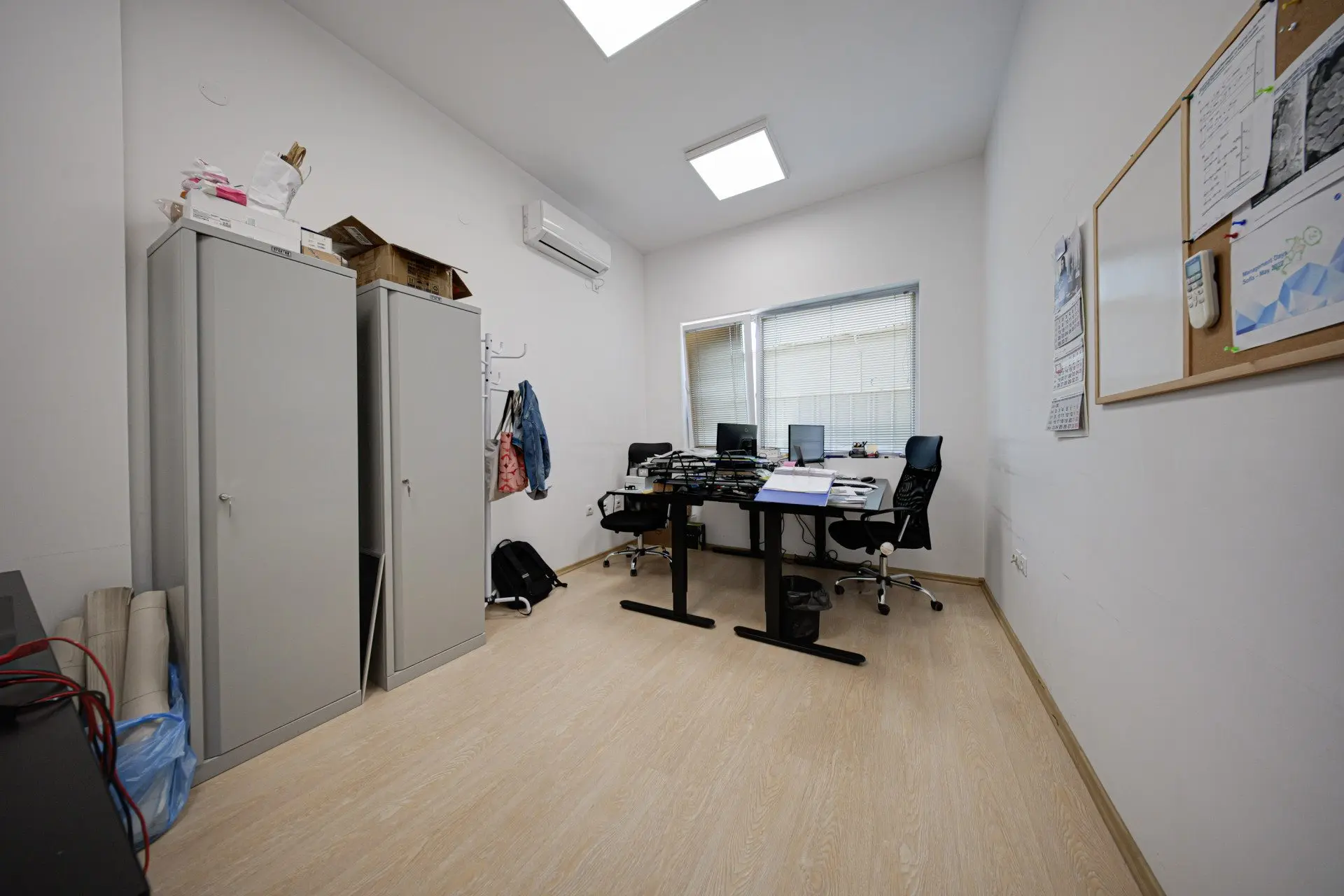 Mixed use office building in the village of Lozen for sale