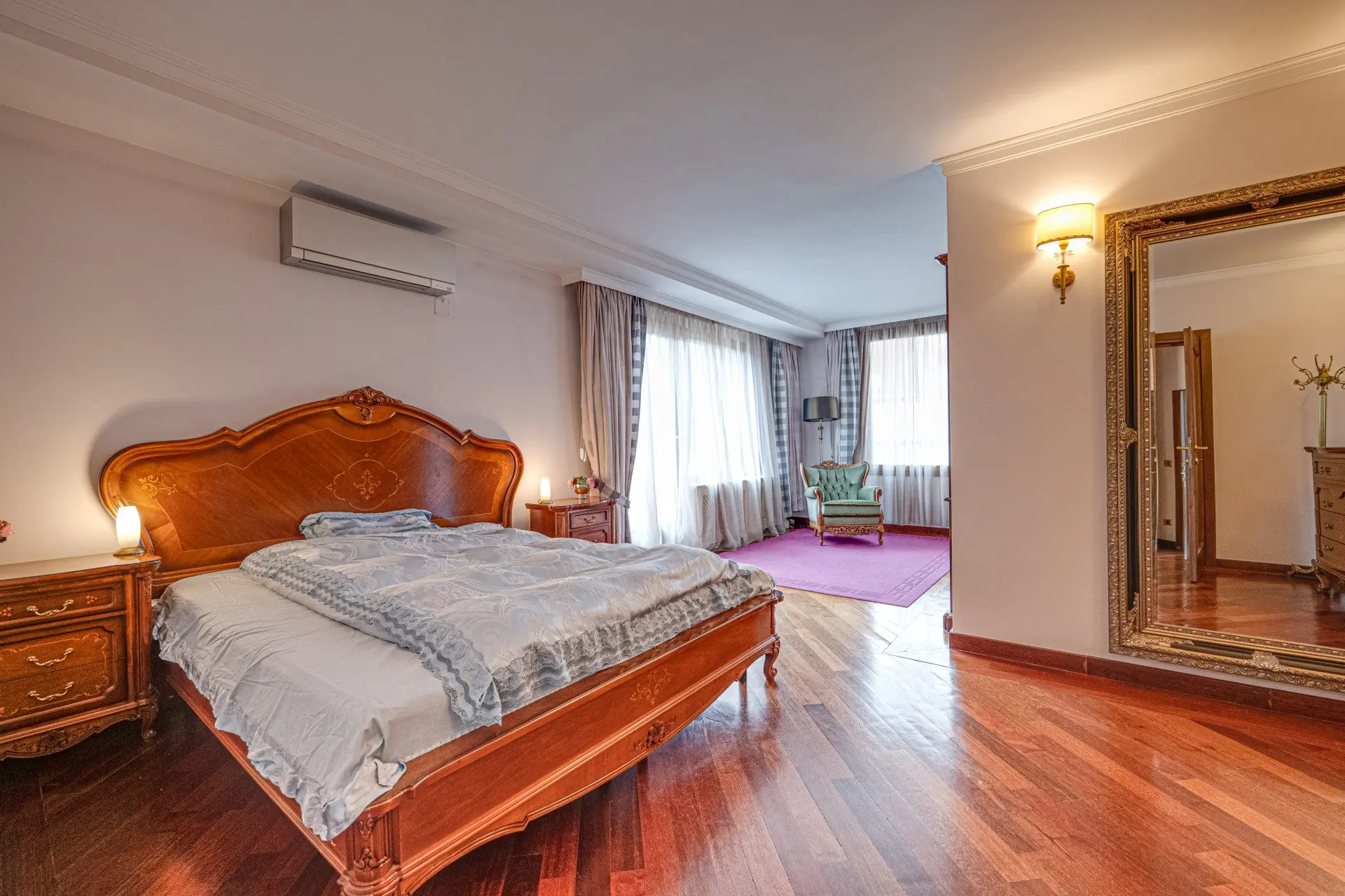 Impressive classic three-bedroom apartment in Manastirski Livadi-West district for sale