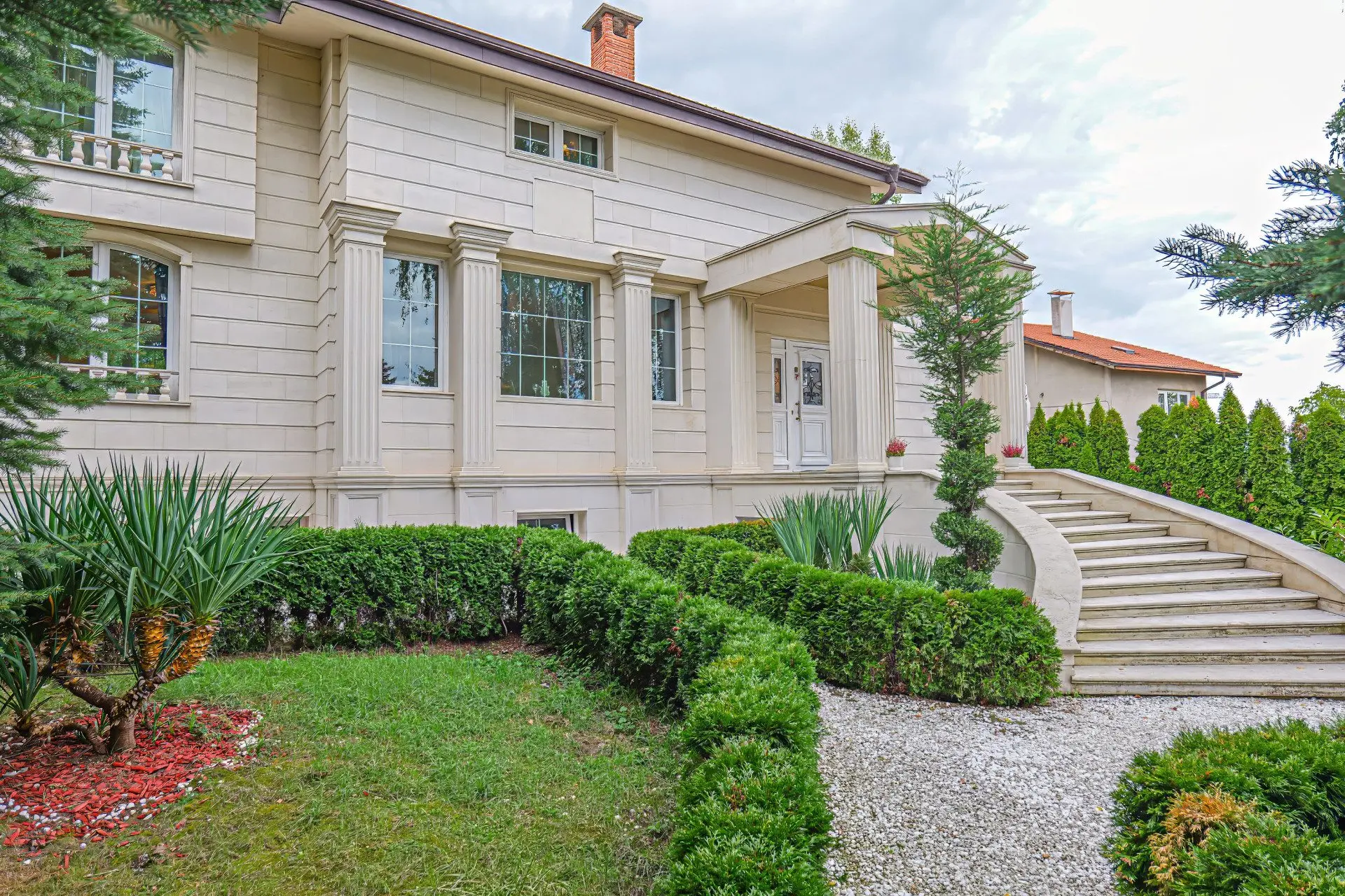 Aristocratic house in the metropolitan district of Boyana for sale