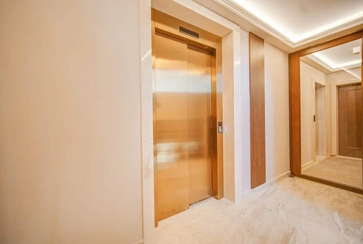 Three-bedroom apartment in a new luxury complex in Krastova vada